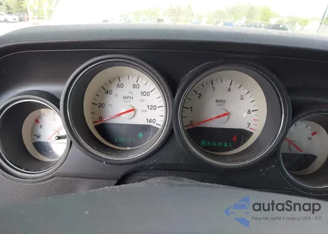 2009 Dodge Challenger Se/Sxt from USA, damaged, VIN 2B3LJ44V39H577140